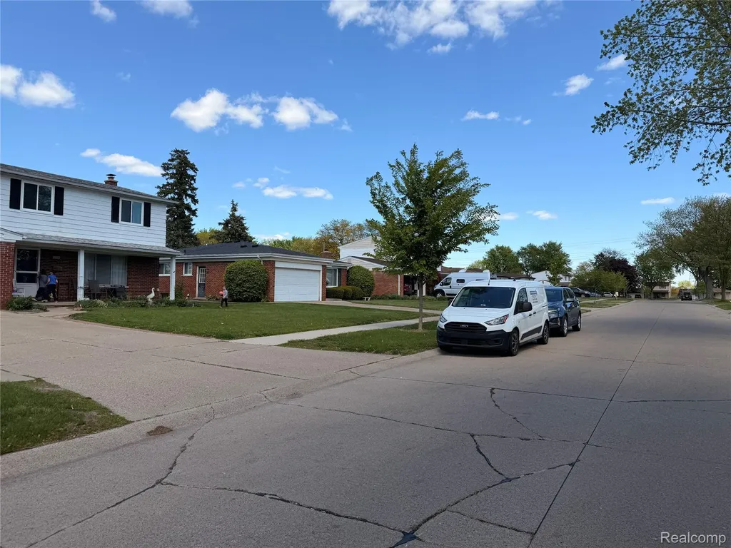 12224 El Camino Dr El Camino Drive Sterling Heights City MI 48312