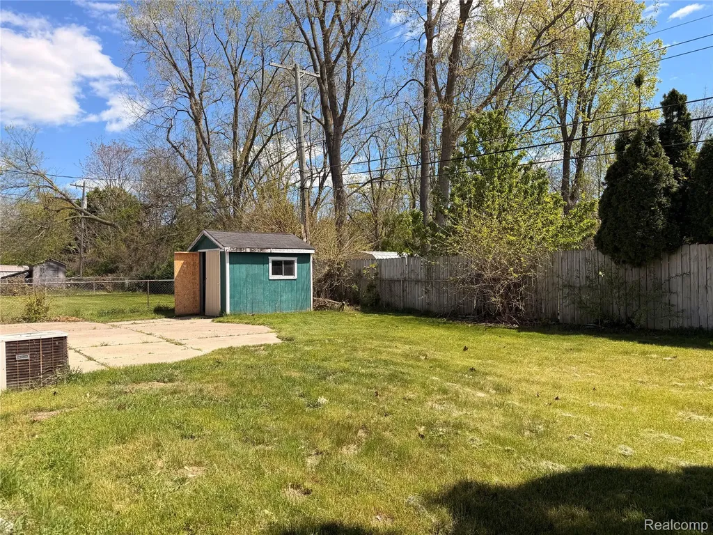 12224 El Camino Dr El Camino Drive Sterling Heights City MI 48312