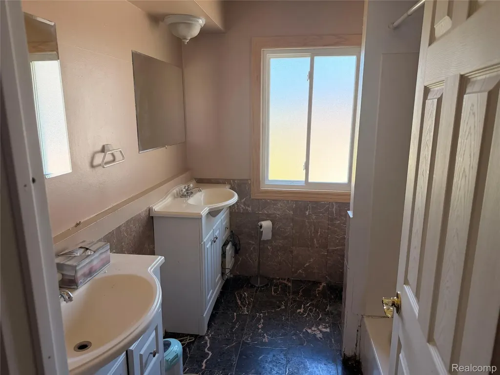 12224 El Camino Dr El Camino Drive Sterling Heights City MI 48312