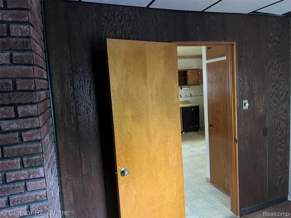 1124 Pine Street Port Huron City MI 48060