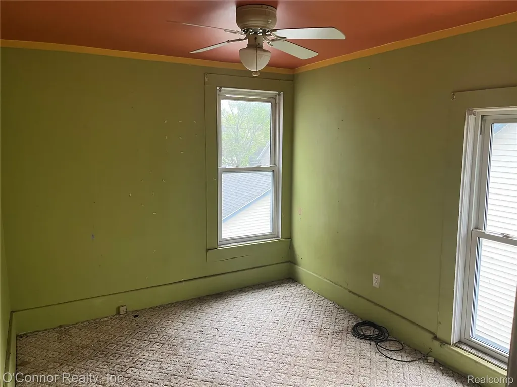 1124 Pine Street Port Huron City MI 48060