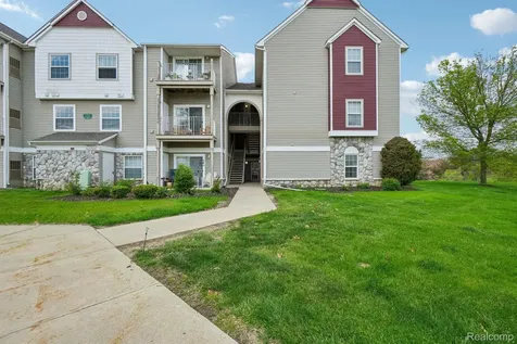 15240 Silver Parkway Fenton City MI 48430