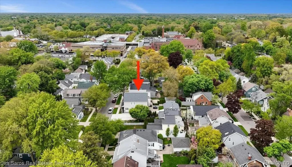 124 Muir Road Grosse Pointe Farms City MI 48236