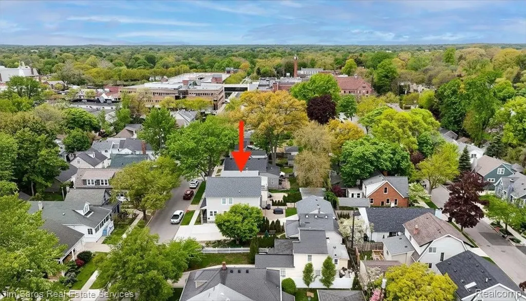 124 Muir Road Grosse Pointe Farms City MI 48236