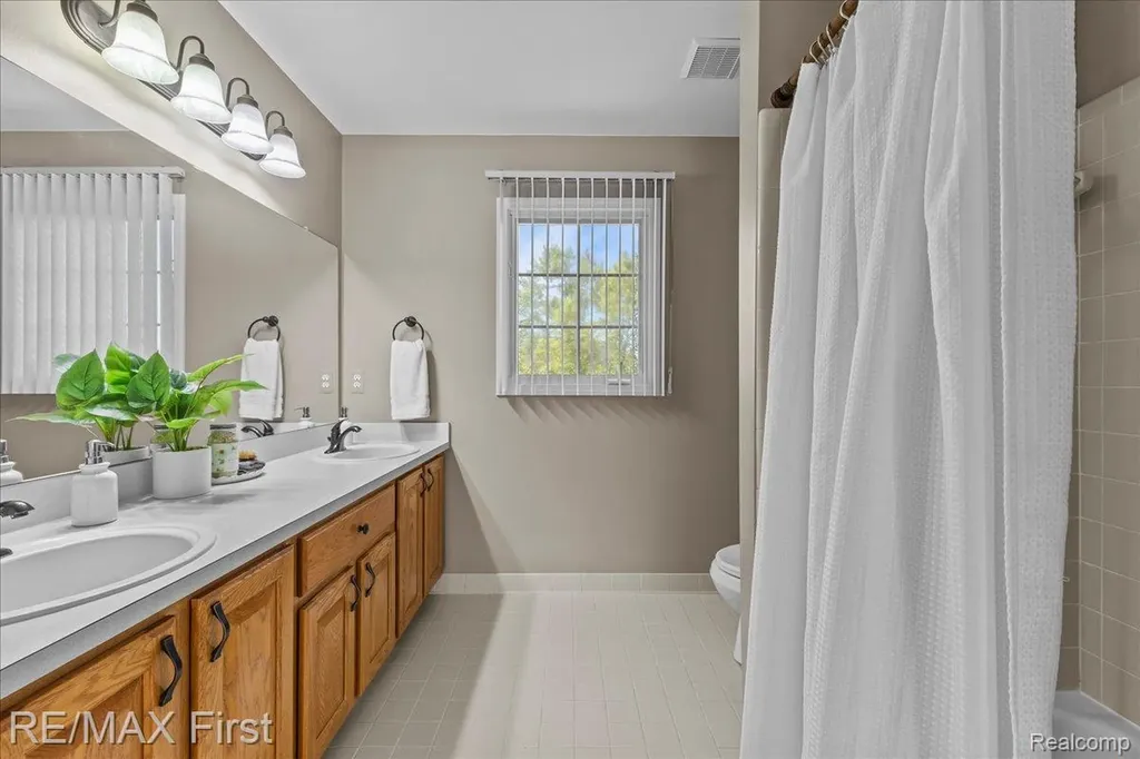 48241 Century Drive Macomb Township MI 48044