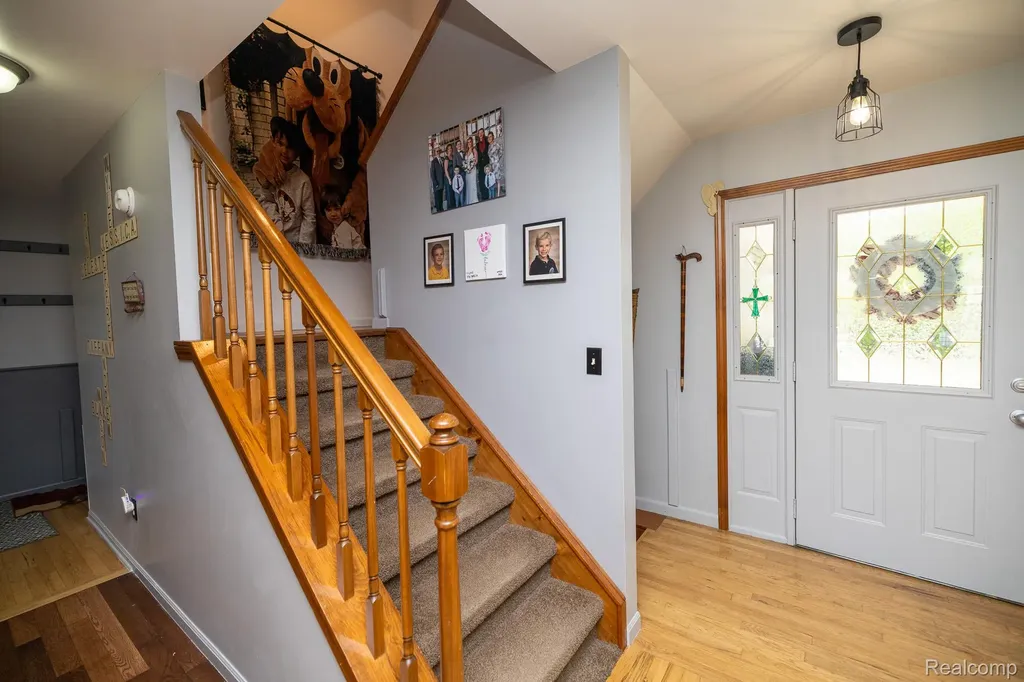 9470 Mandon Road White Lake Charter Township MI 48386