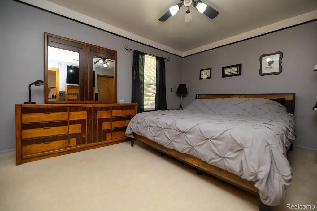 9470 Mandon Road White Lake Charter Township MI 48386
