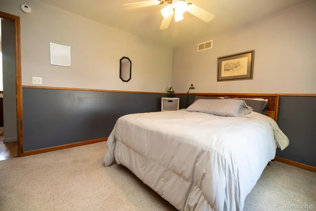 9470 Mandon Road White Lake Charter Township MI 48386