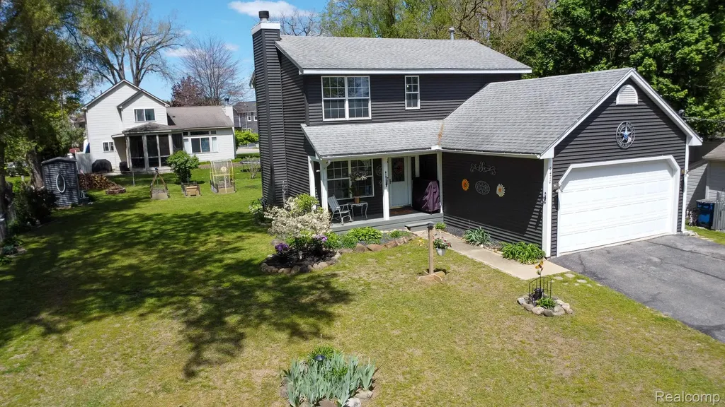 9470 Mandon Road White Lake Charter Township MI 48386