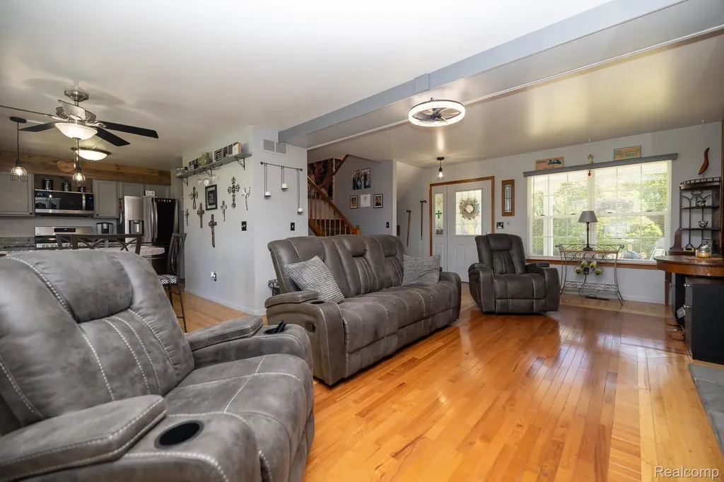 9470 Mandon Road White Lake Charter Township MI 48386