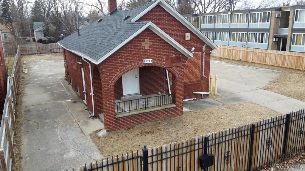 19761 Greenfield Road Detroit City MI 48235