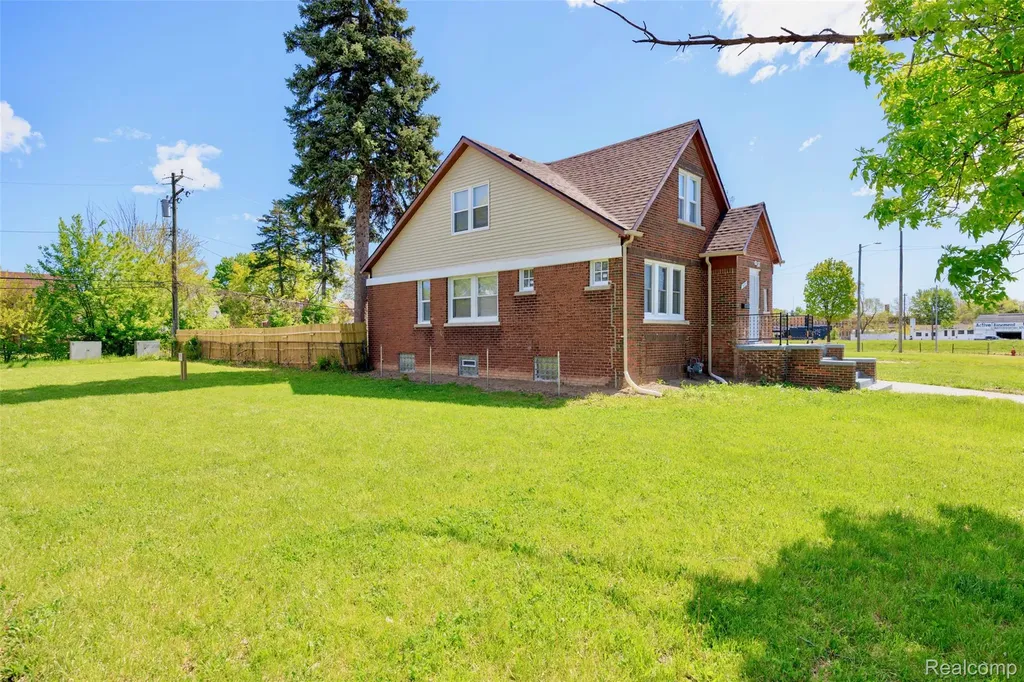 9150 Courville Street Detroit City MI 48224