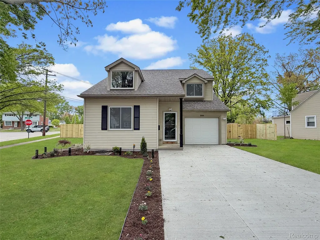 20505 Ridgemont Road Harper Woods City MI 48225