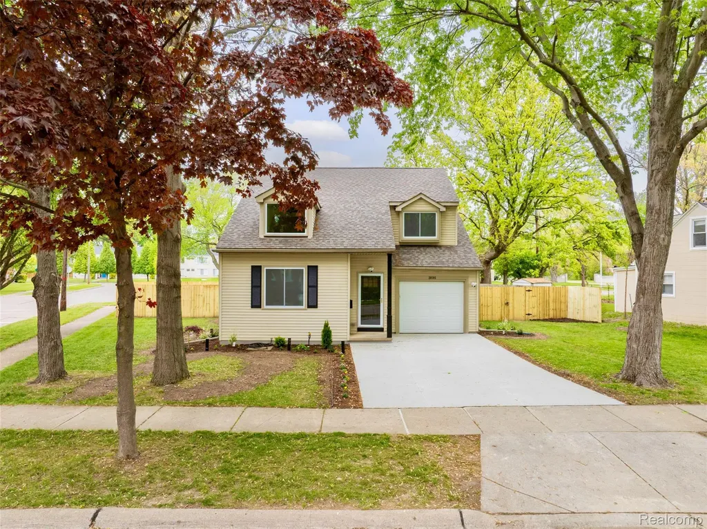 20505 Ridgemont Road Harper Woods City MI 48225