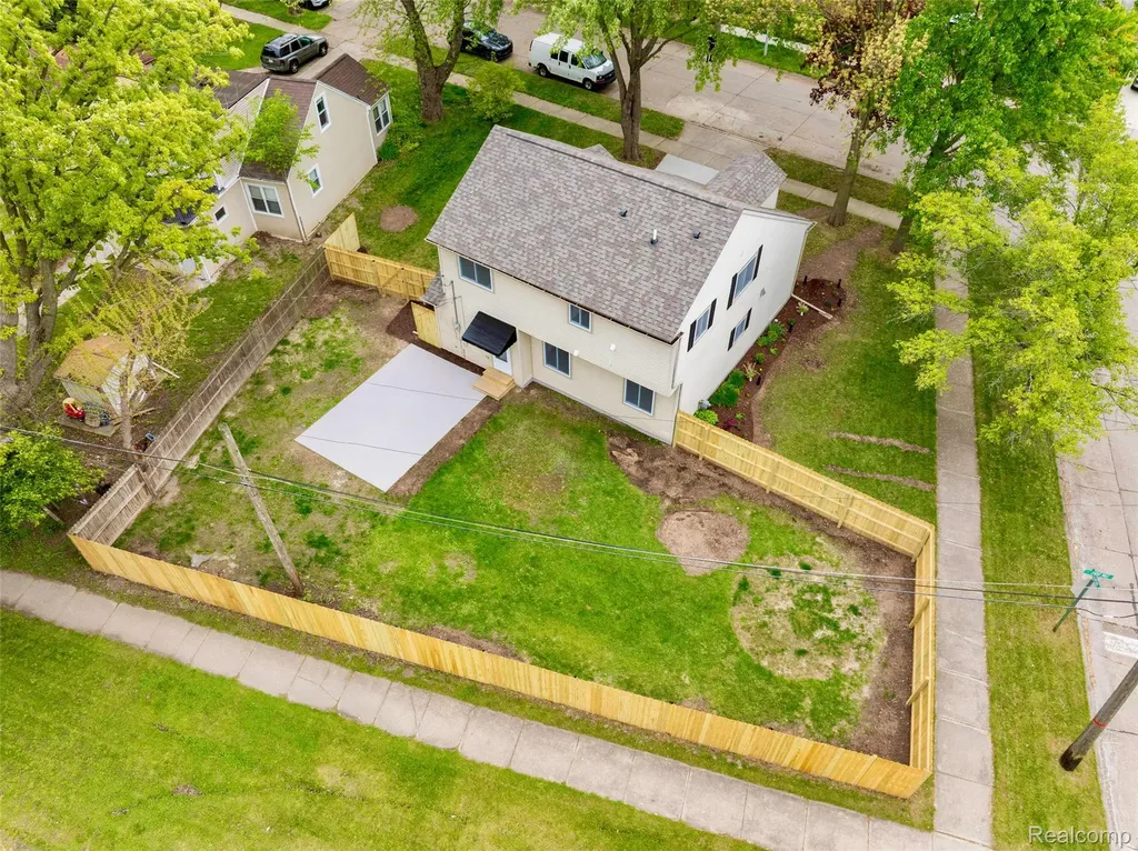 20505 Ridgemont Road Harper Woods City MI 48225