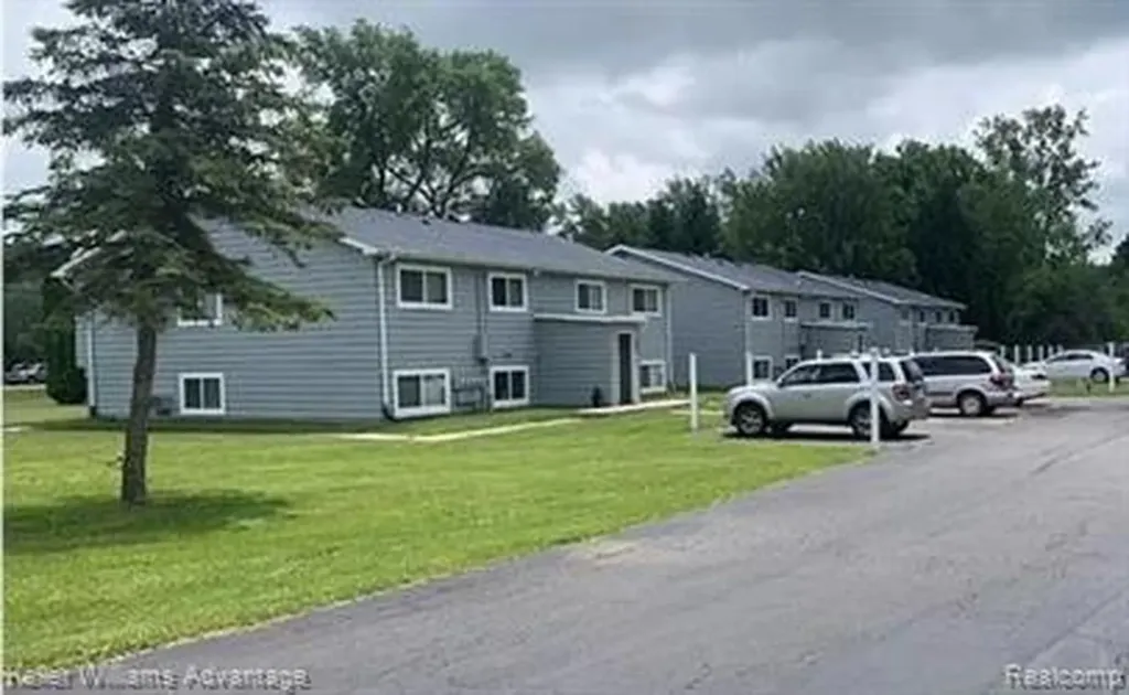 13366 North Road Fenton Charter Township MI 48430