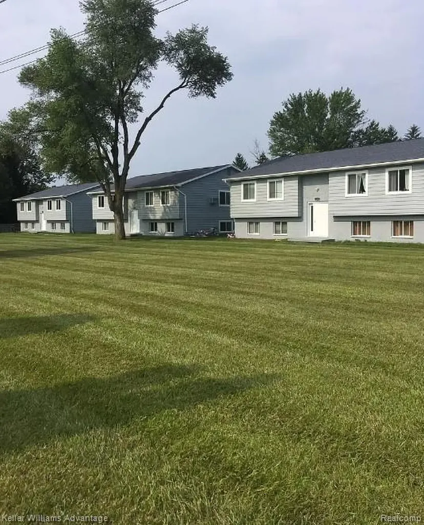 13366 North Road Fenton Charter Township MI 48430