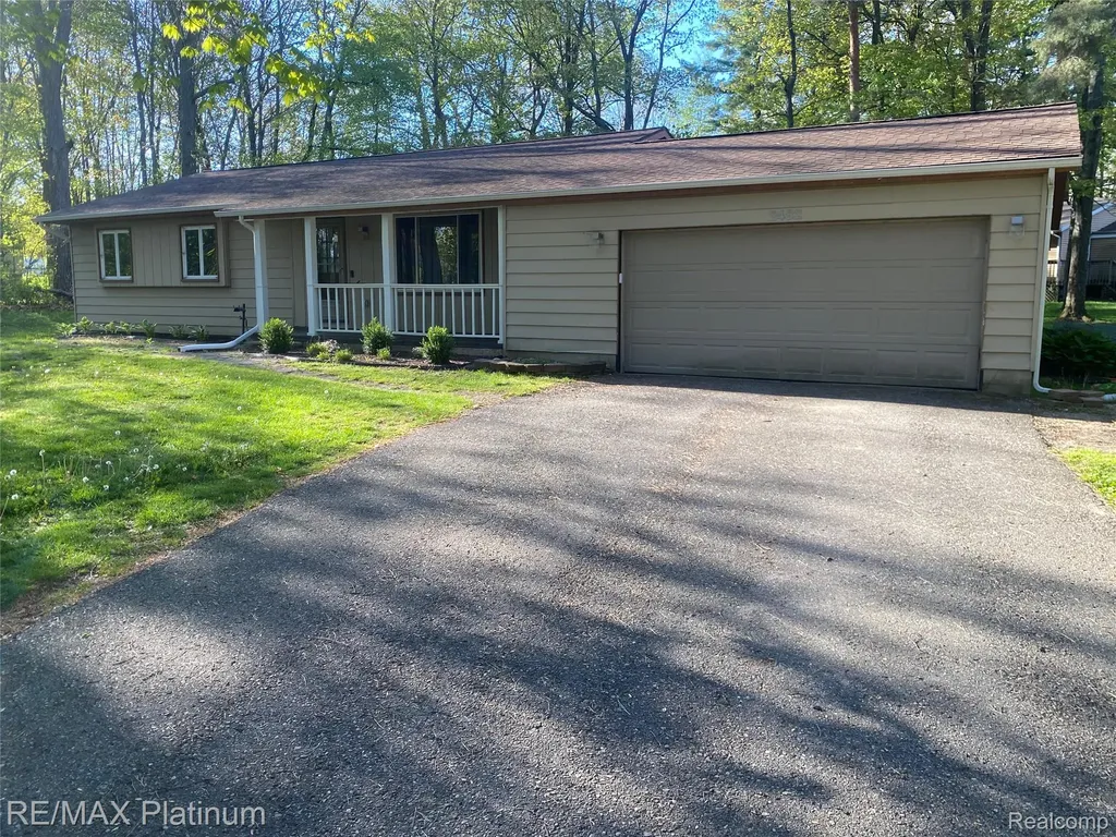 2482 Livernois Drive Oceola Township MI 48843