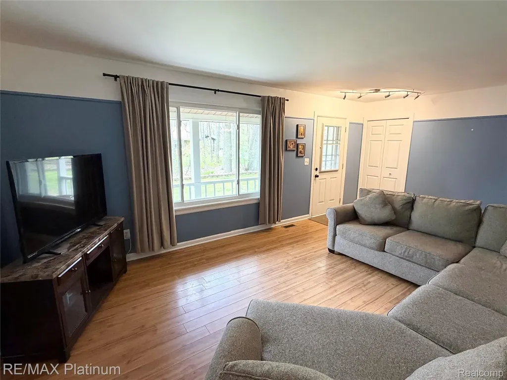2482 Livernois Drive Oceola Township MI 48843