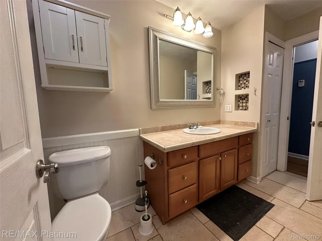 2482 Livernois Drive Oceola Township MI 48843