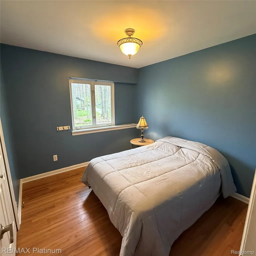 2482 Livernois Drive Oceola Township MI 48843