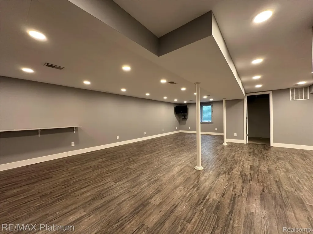 2482 Livernois Drive Oceola Township MI 48843