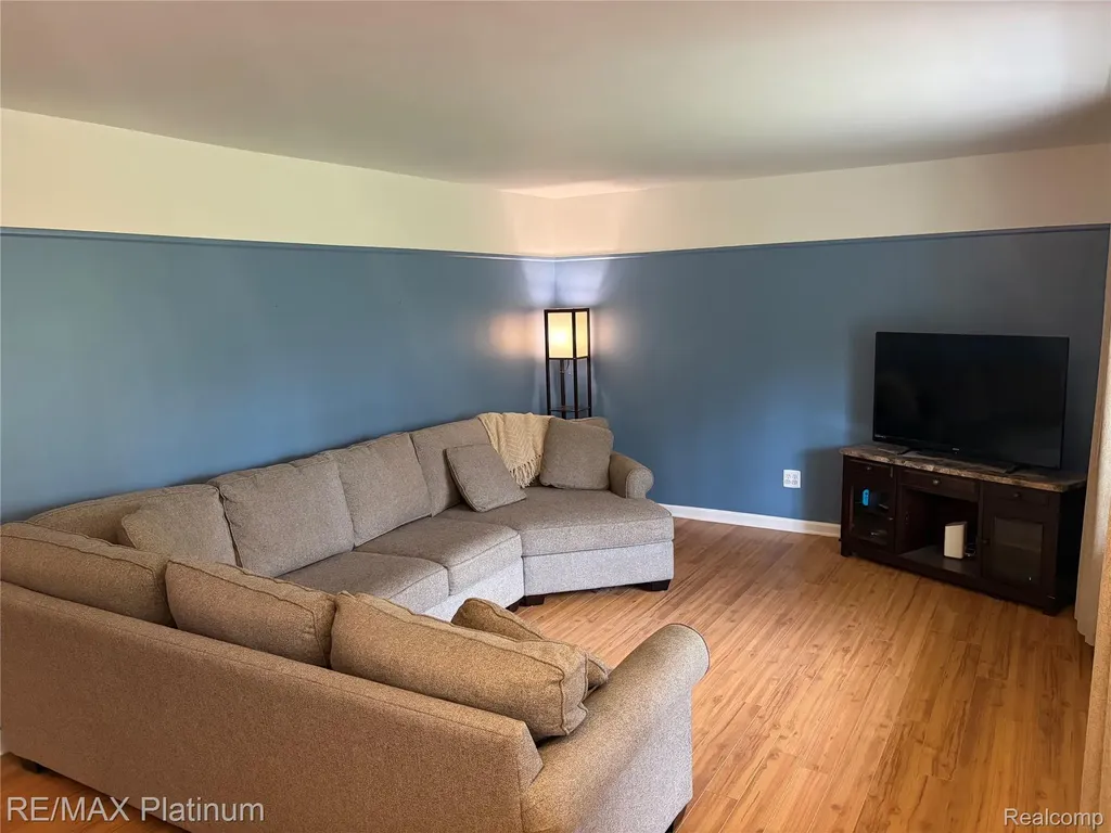 2482 Livernois Drive Oceola Township MI 48843