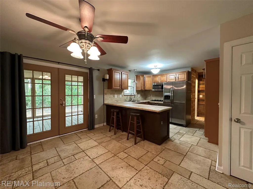 2482 Livernois Drive Oceola Township MI 48843