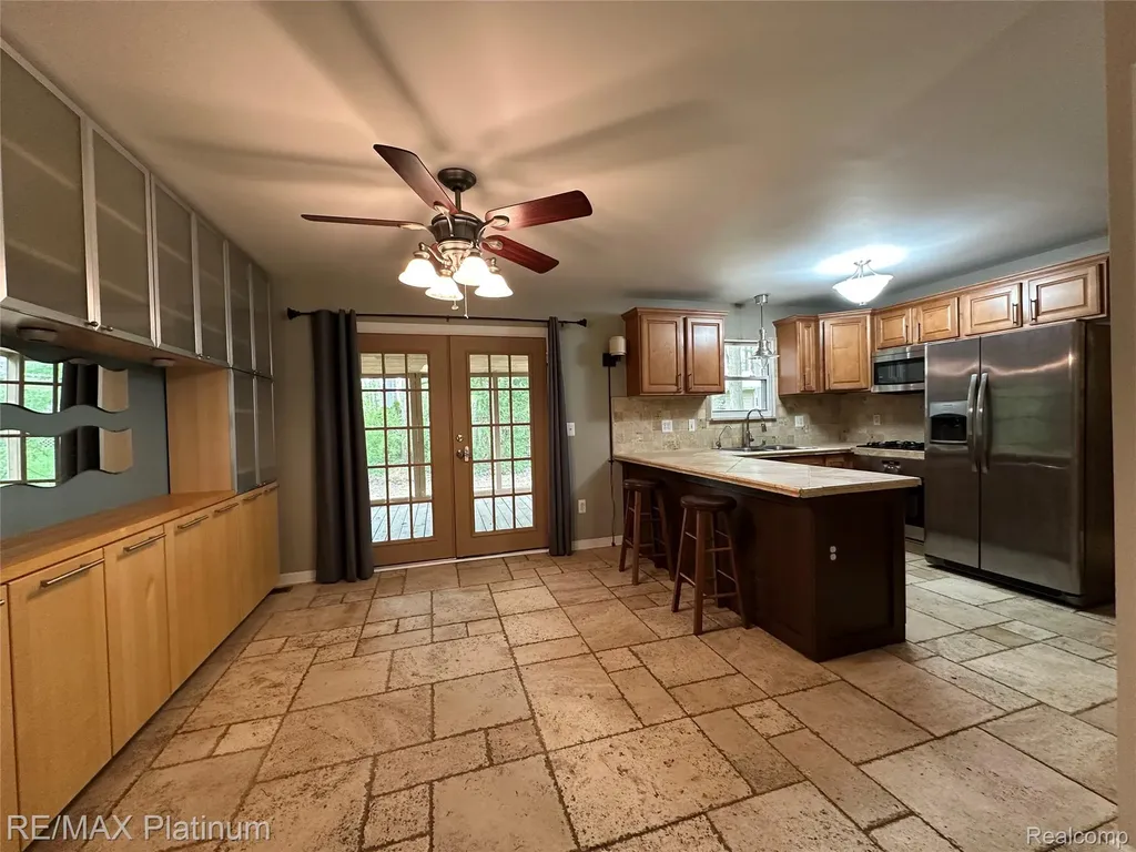 2482 Livernois Drive Oceola Township MI 48843