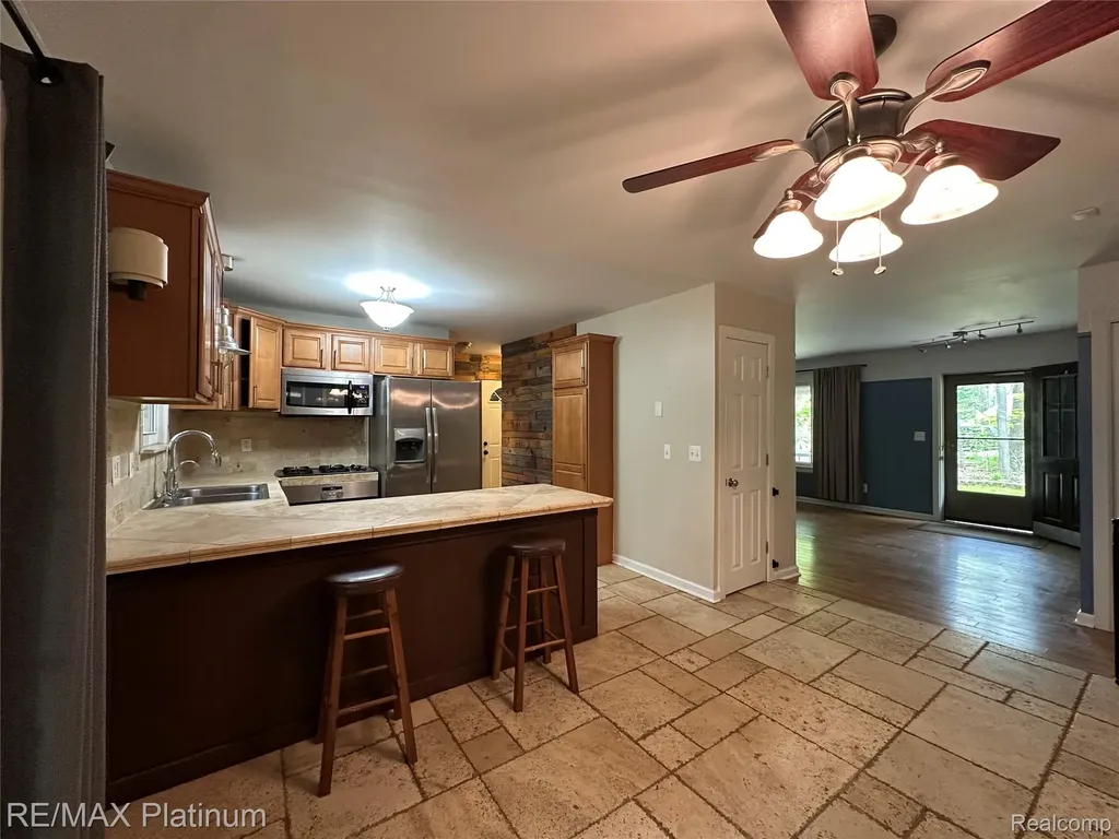 2482 Livernois Drive Oceola Township MI 48843