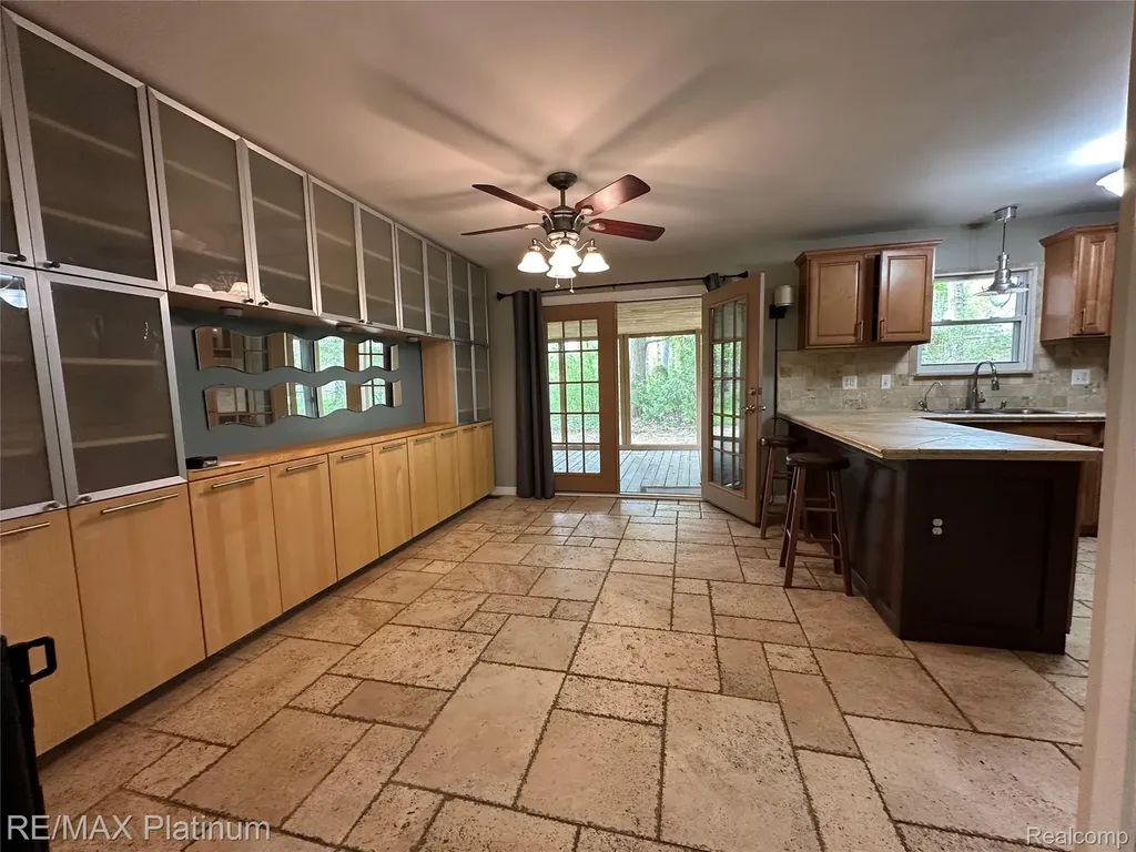 2482 Livernois Drive Oceola Township MI 48843