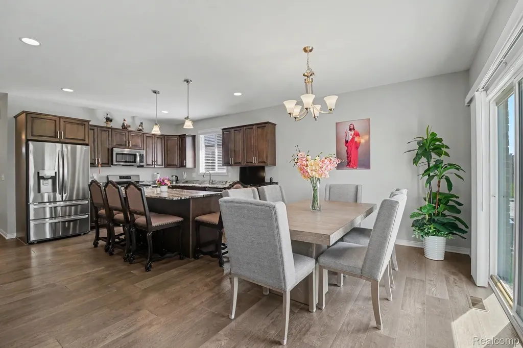 15330 Eton Pointe Drive Clinton Charter Township MI 48035