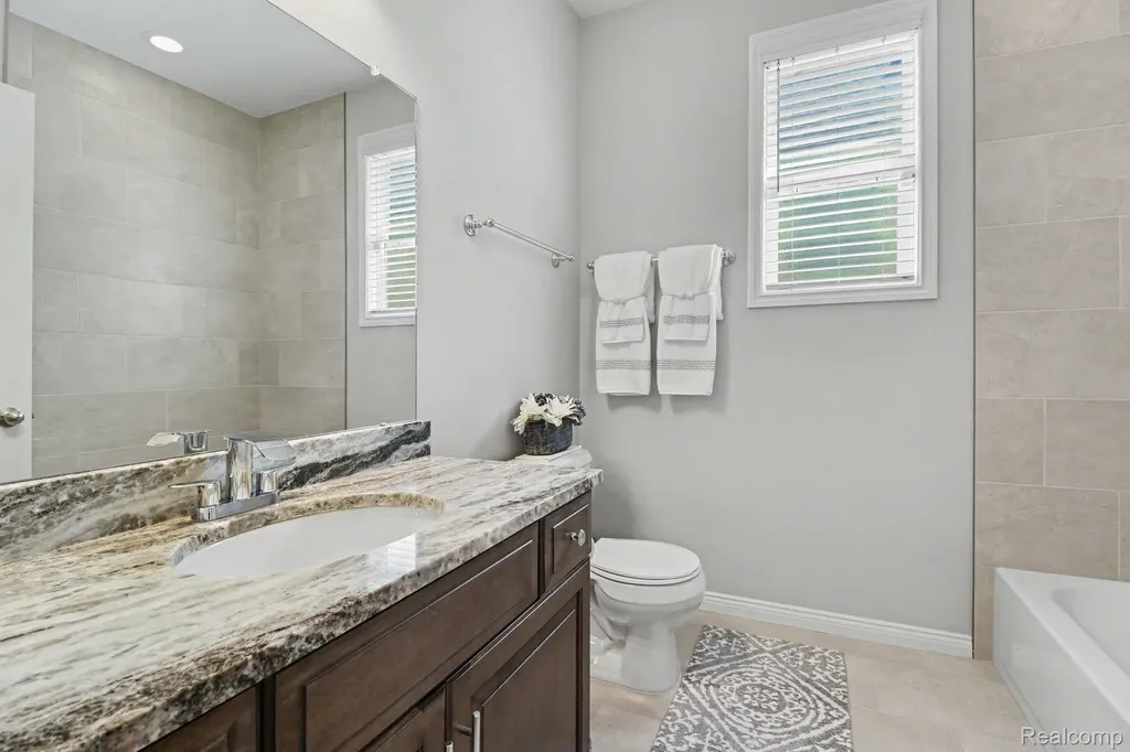 15330 Eton Pointe Drive Clinton Charter Township MI 48035