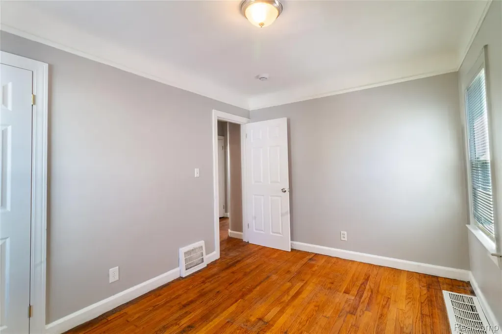 19479 Helen Street Detroit City MI 48234