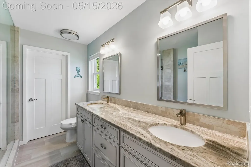 429 Grixdale Lane Waterford Charter Township MI 48328