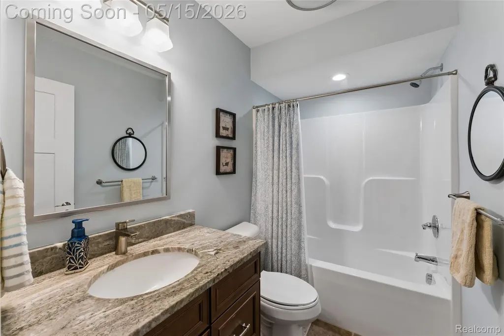 429 Grixdale Lane Waterford Charter Township MI 48328