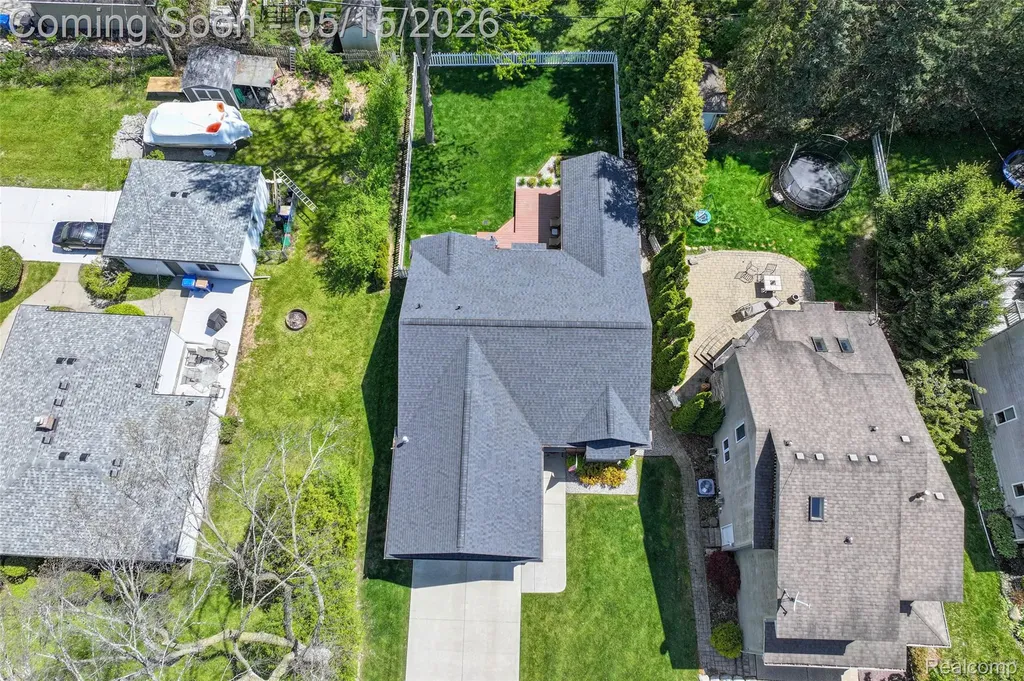 429 Grixdale Lane Waterford Charter Township MI 48328