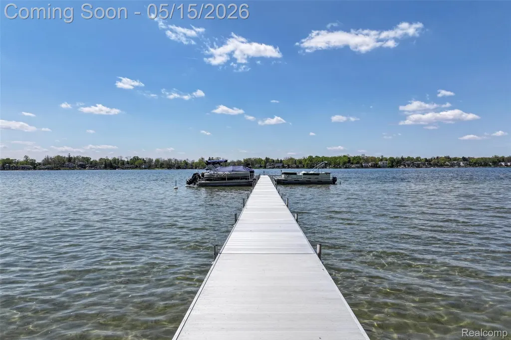 429 Grixdale Lane Waterford Charter Township MI 48328