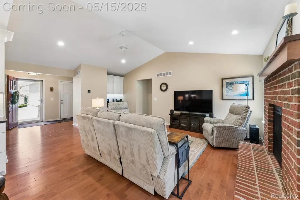 429 Grixdale Lane Waterford Charter Township MI 48328