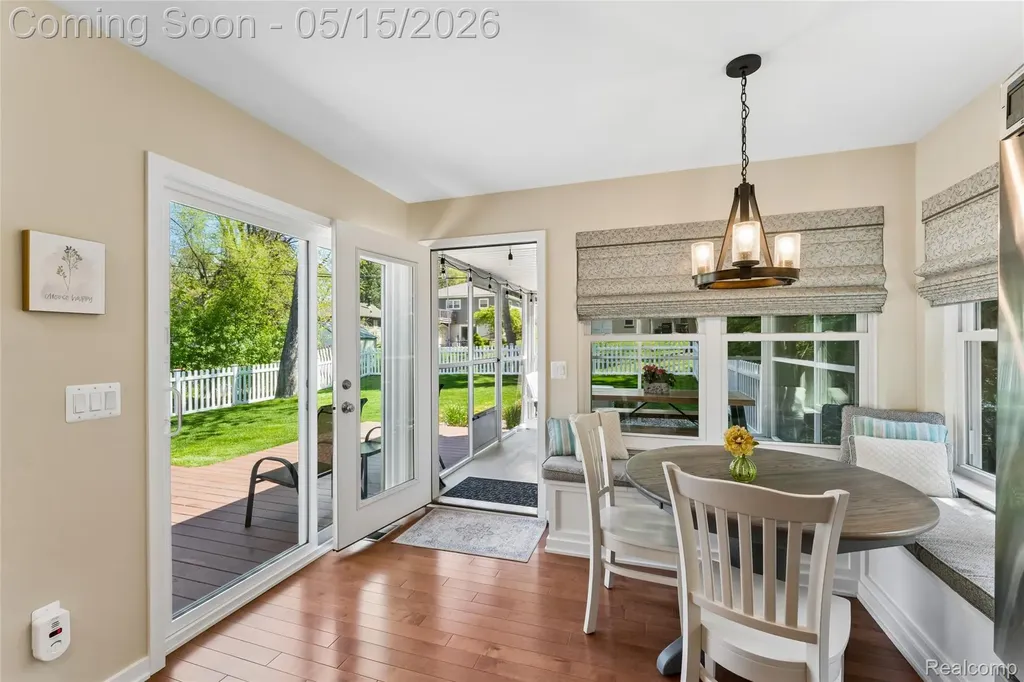 429 Grixdale Lane Waterford Charter Township MI 48328