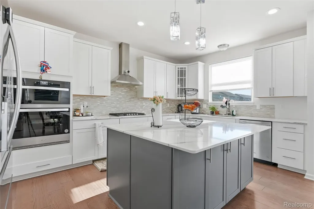 20975 Calabrese Drive Lyon Charter Township MI 48178