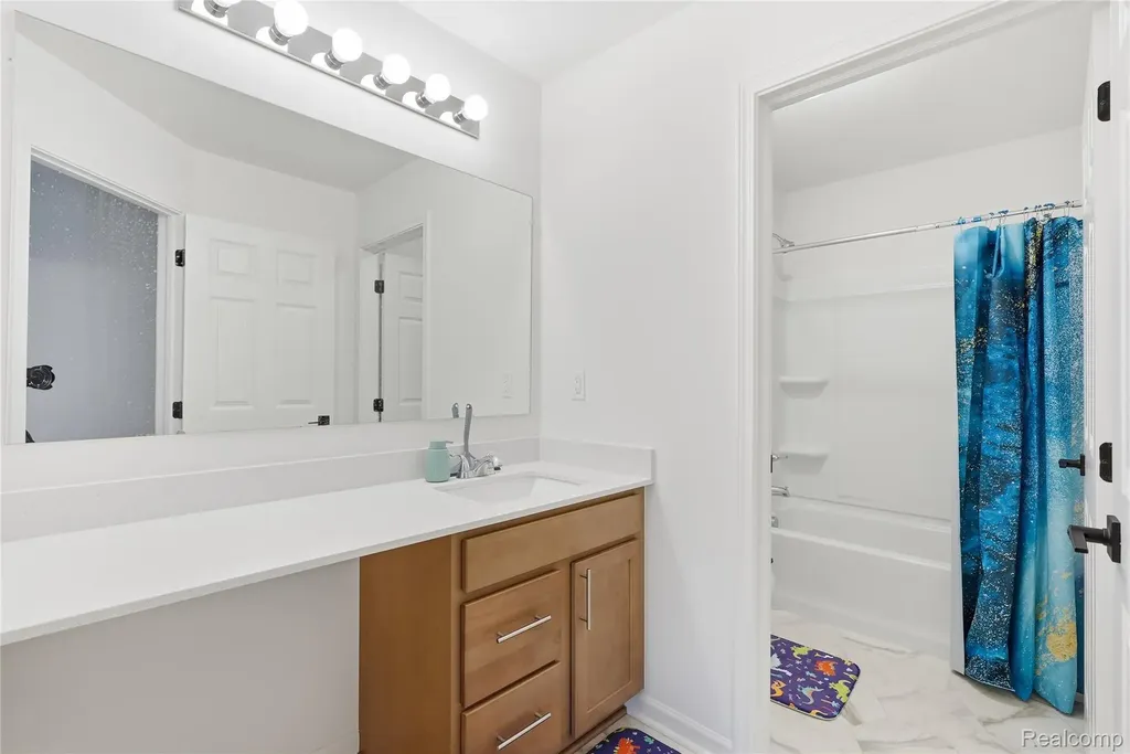 20975 Calabrese Drive Lyon Charter Township MI 48178