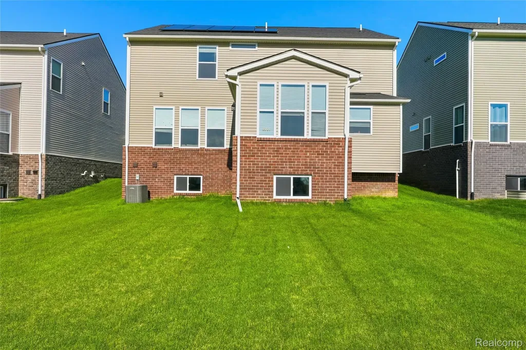 20975 Calabrese Drive Lyon Charter Township MI 48178