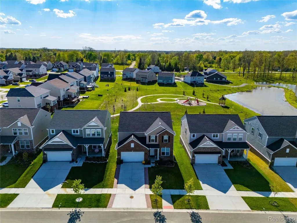 20975 Calabrese Drive Lyon Charter Township MI 48178