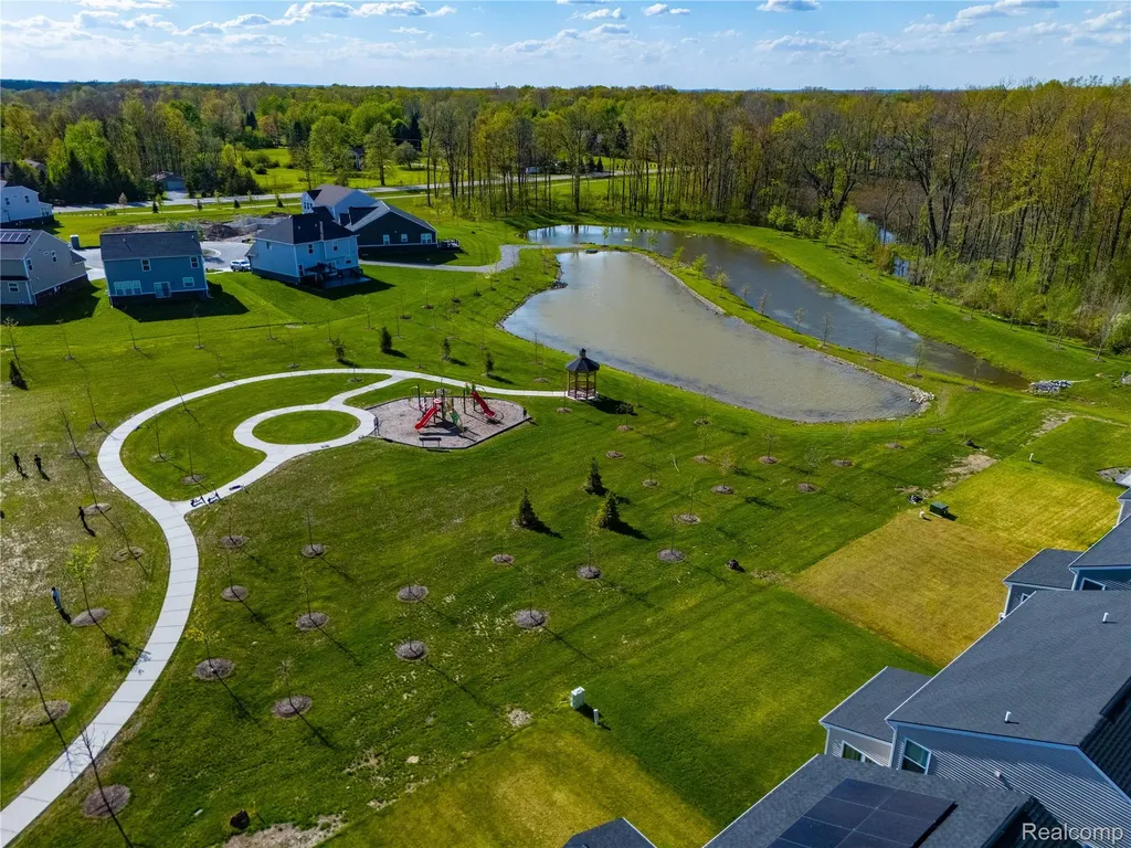 20975 Calabrese Drive Lyon Charter Township MI 48178