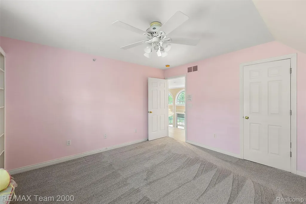 630 Sheldon Court Oakland Charter Township MI 48306