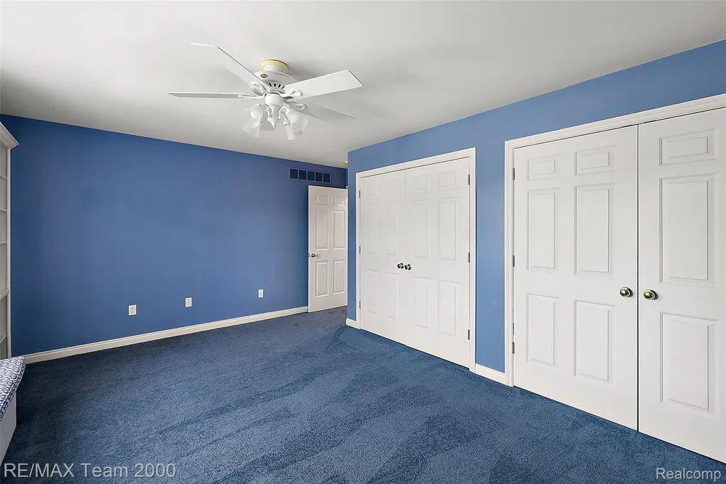 630 Sheldon Court Oakland Charter Township MI 48306