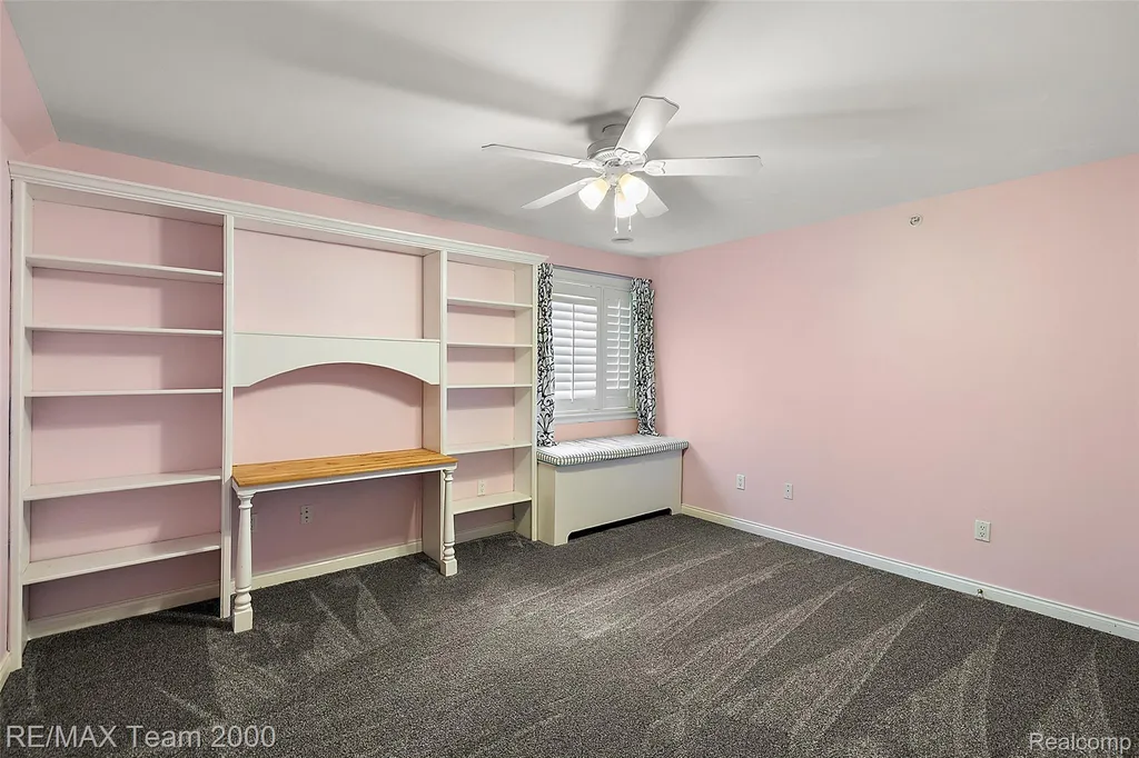 630 Sheldon Court Oakland Charter Township MI 48306