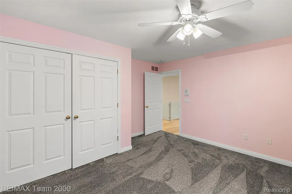 630 Sheldon Court Oakland Charter Township MI 48306