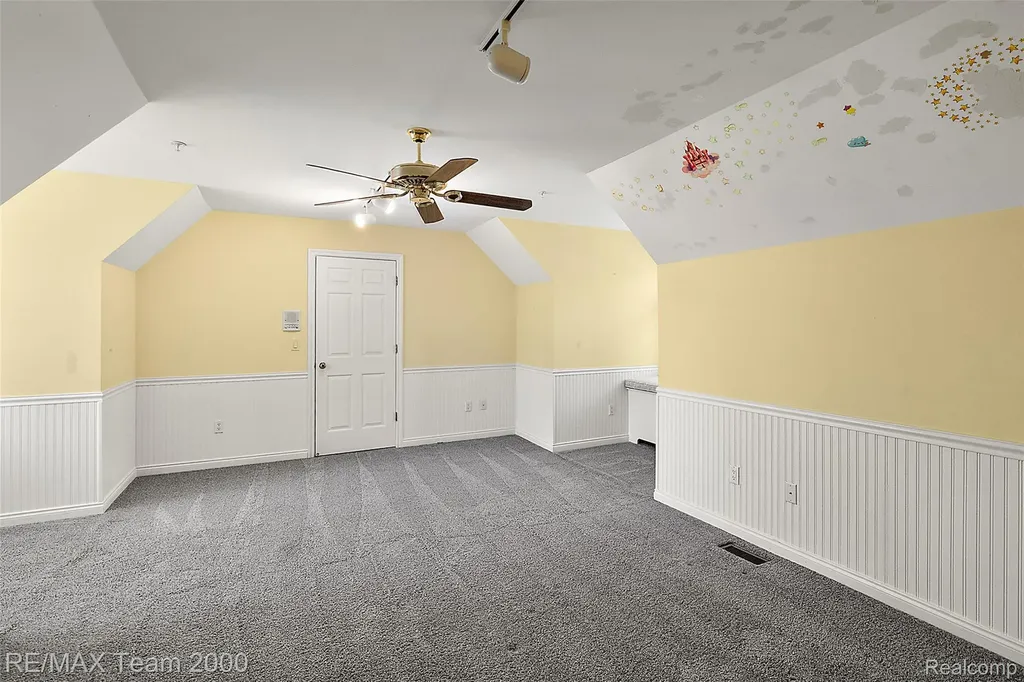 630 Sheldon Court Oakland Charter Township MI 48306
